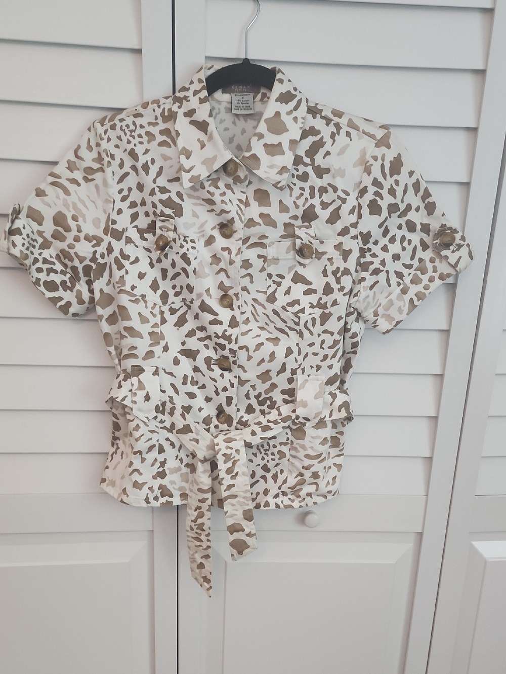 Safari Style Short Sleeve Button Jacket in Beige Animal Print